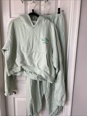 Boys Lie Sweat SET, Top is OS fits most, Bottoms L